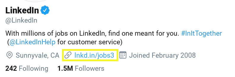 Un enlace de marca en la cuenta de Twitter de LinkedIn.