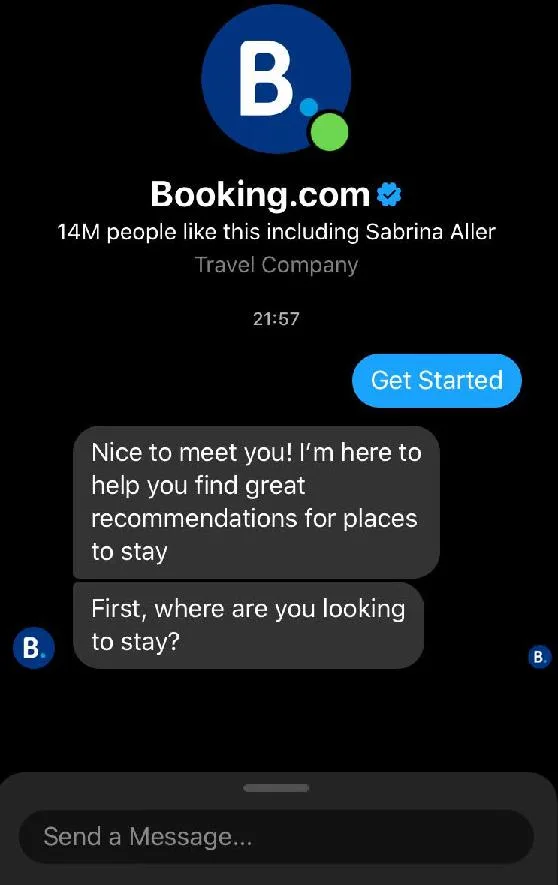 Un chatbot interactuando con un visitante.